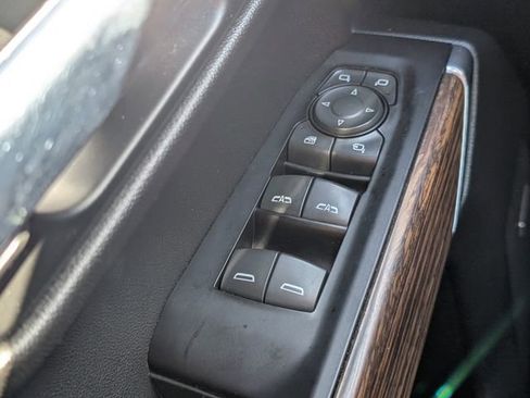 Used 2019 Chevrolet Silverado 1500 High Country w/ Technology Package AWD/4WD image 37