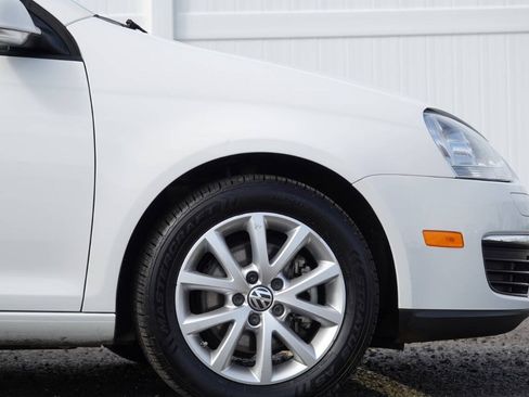 Used 2010 Volkswagen Jetta Limited Edition FWD image 30