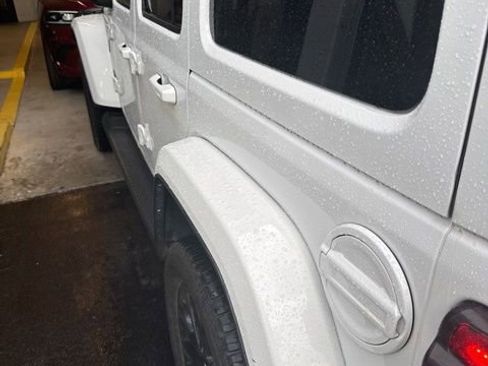 Used 2021 Jeep Wrangler Unlimited Sahara AWD/4WD image 7
