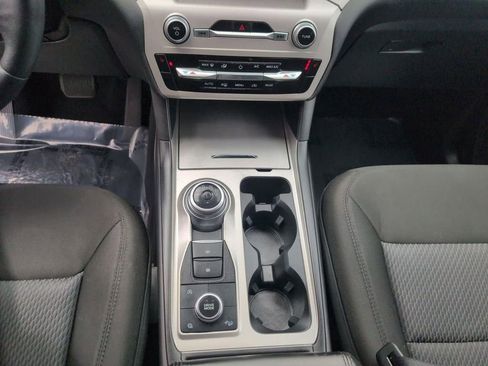 Used 2023 Ford Explorer XLT AWD/4WD image 22