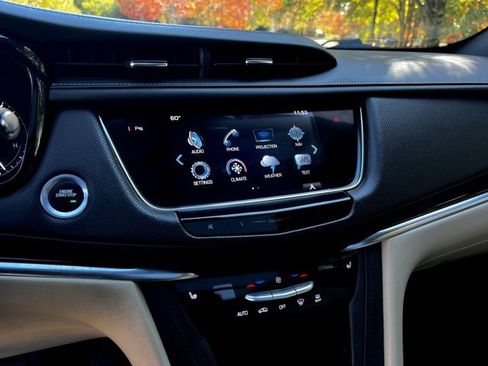 Used 2017 Cadillac XT5 Luxury w/ Driver Awareness Package image 40