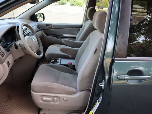 Used 2005 Toyota Sienna LE w/ LE Pkg 4 AWD/4WD image 19