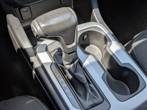 Used 2018 Chevrolet Colorado LT w/ LT Convenience Package AWD/4WD image 16