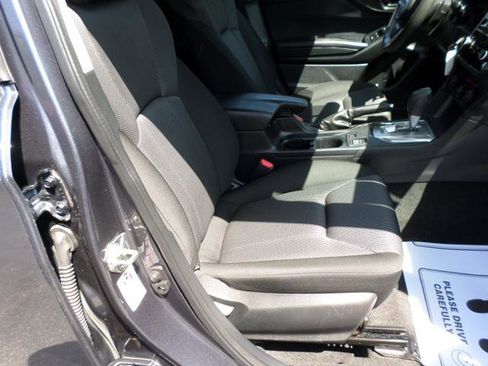 Used 2017 Subaru Impreza 2.0i Premium image 2