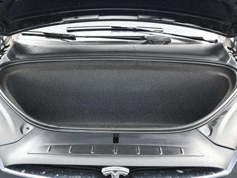 Used 2021 Tesla Model X Long Range image 40