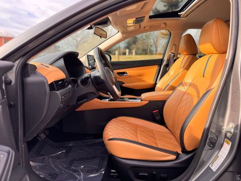 Used 2022 Nissan Sentra SV w/ SV Premium Package image 16