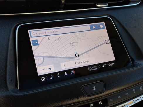 Certified 2023 Cadillac XT4 Luxury w/ Cold Weather Package image 31