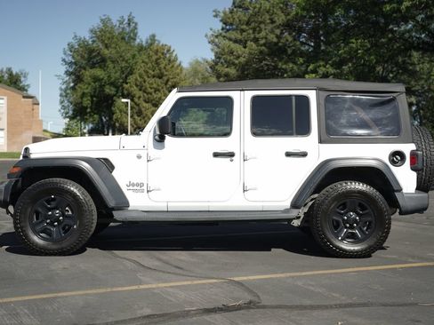 Used 2018 Jeep Wrangler Unlimited Sport AWD/4WD image 2