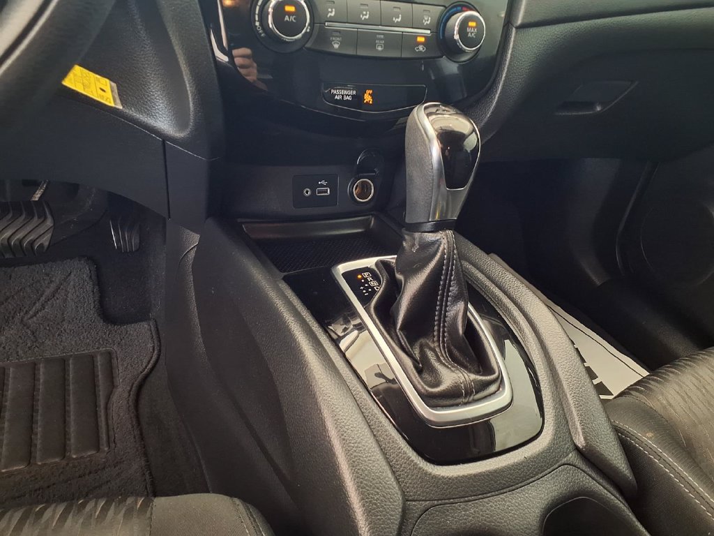 Used 2018 Nissan Rogue S FWD image 7