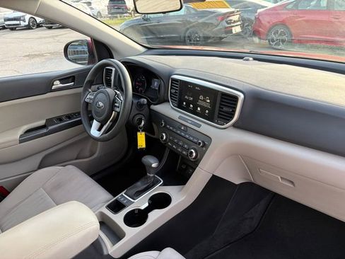 Used 2022 Kia Sportage LX image 18