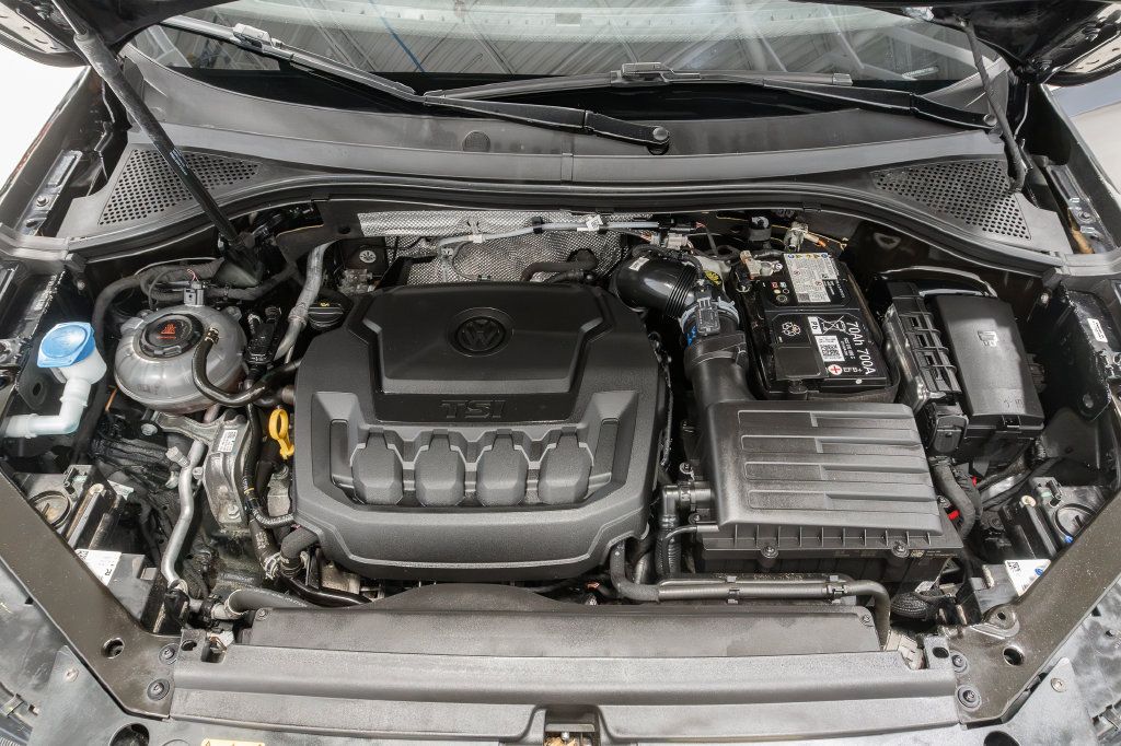 Used 2024 Volkswagen Tiguan SE AWD/4WD image 3