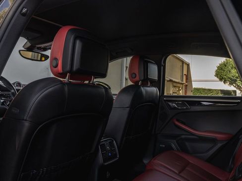 Used 2017 Porsche Macan S image 20