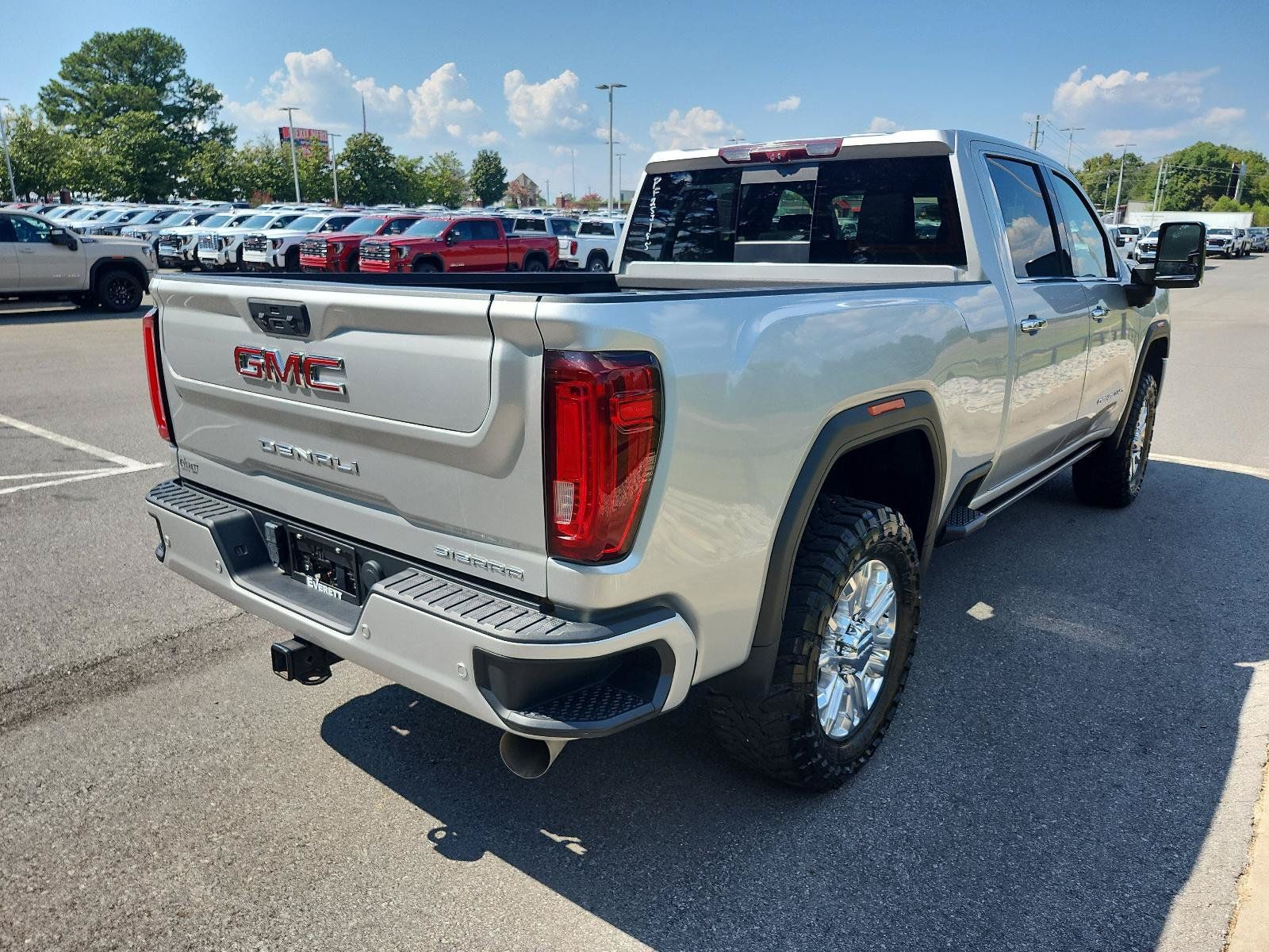 Used 2023 GMC Sierra 2500 Denali w/ Denali Ultimate Package AWD/4WD image 3
