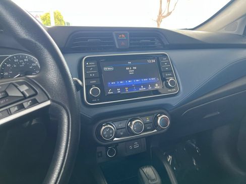 Used 2025 Nissan Versa SV FWD image 17