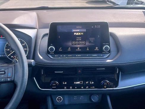 Certified 2023 Nissan Rogue SV image 7