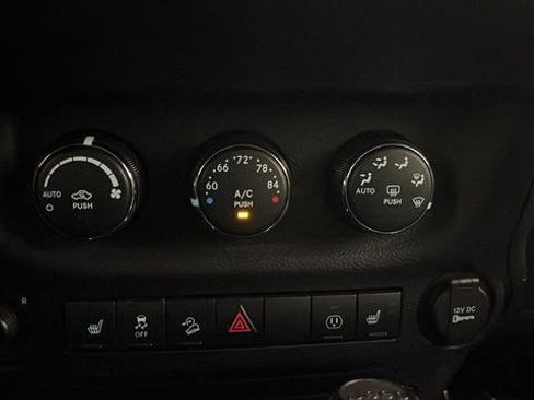 Used 2015 Jeep Wrangler Unlimited Sahara w/ Dual Top Group AWD/4WD image 17