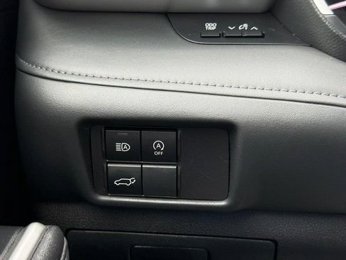 Used 2024 Toyota Highlander XSE AWD/4WD image 30