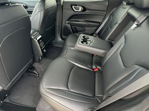 New 2026 Jeep Compass Limited image 24