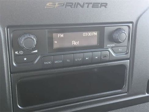 Used 2025 Mercedes-Benz Sprinter 2500 image 25