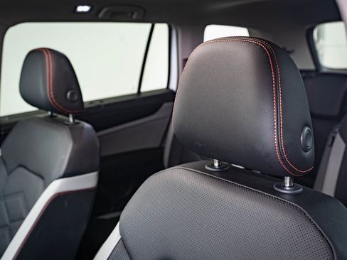 Used 2025 Volkswagen Atlas Peak Edition SE image 22