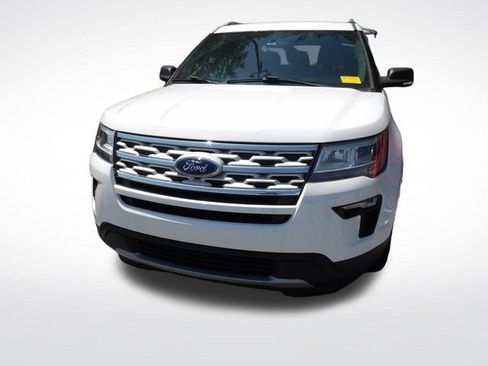 Used 2019 Ford Explorer XLT w/ Equipment Group 201A FWD image 8
