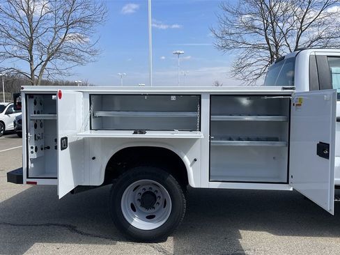 New 2024 Ford F550 4x4 Regular Cab Super Duty image 14