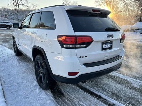 Used 2018 Jeep Grand Cherokee Laredo image 6
