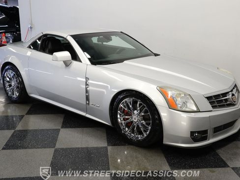 Used 2009 Cadillac XLR image 13