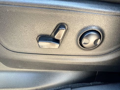 Used 2025 RAM 1500 Big Horn AWD/4WD image 12