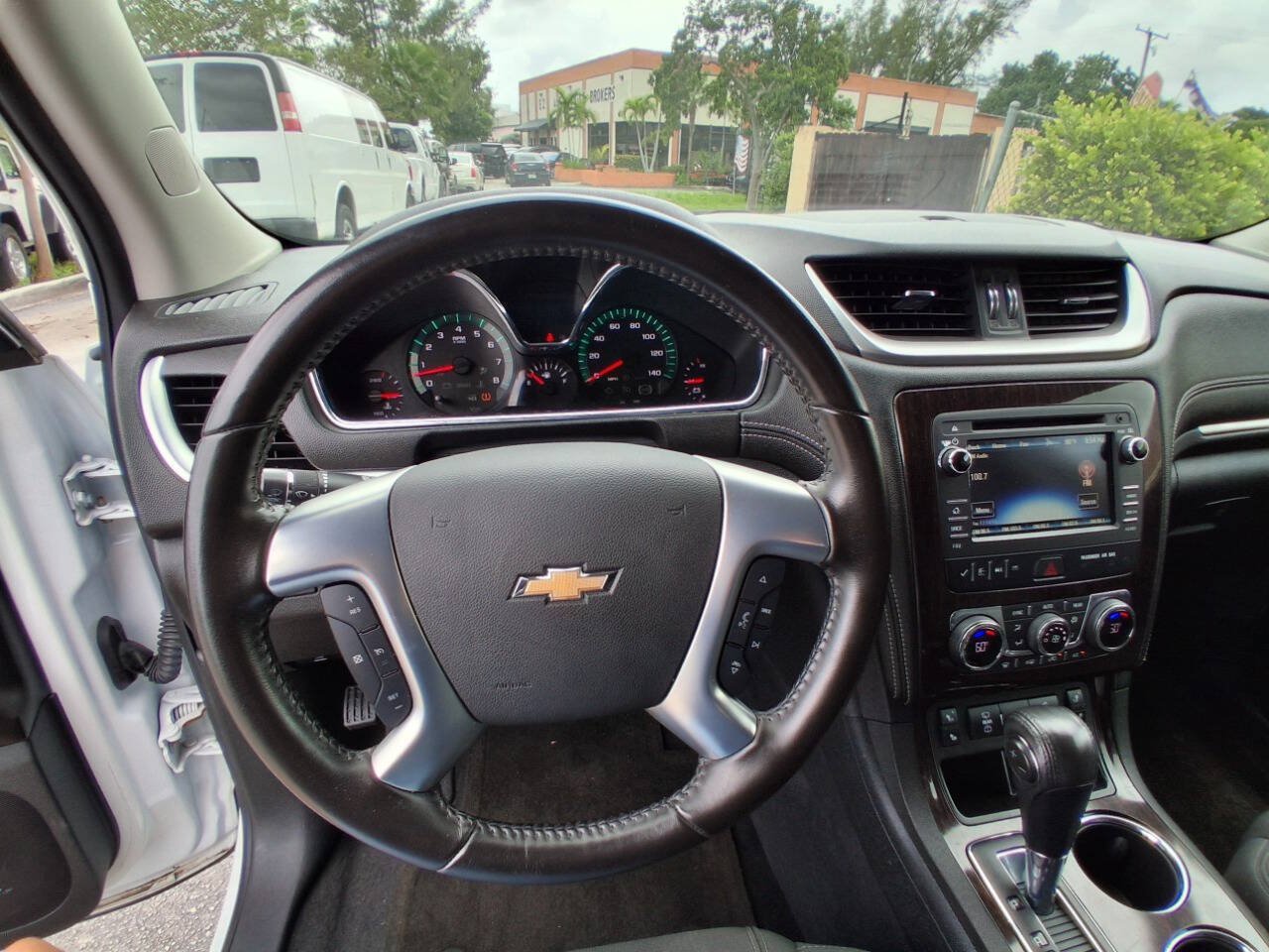 Used 2017 Chevrolet Traverse LT FWD image 14