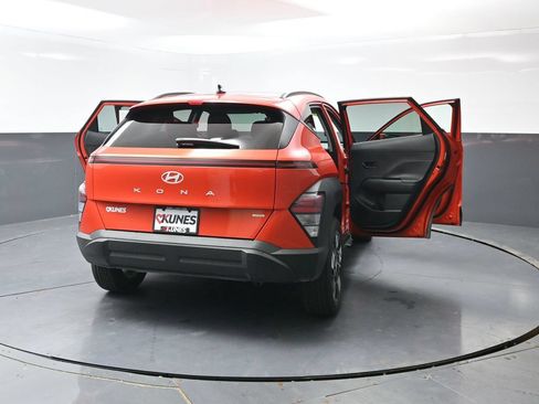 Used 2025 Hyundai Kona SEL AWD/4WD image 58