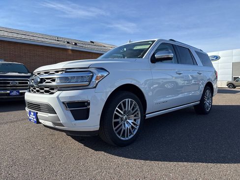 Certified 2024 Ford Expedition Max Platinum image 3
