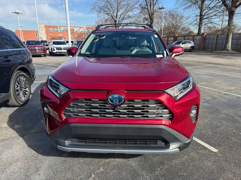 Used 2020 Toyota RAV4 Limited image 2
