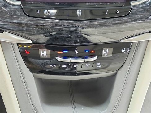 Used 2021 Cadillac XT6 Premium Luxury image 33