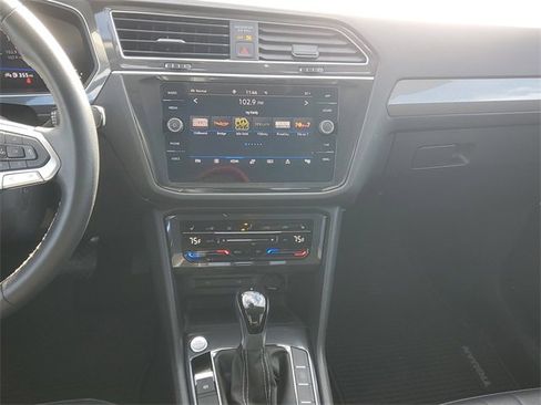 Certified 2024 Volkswagen Tiguan SE image 14