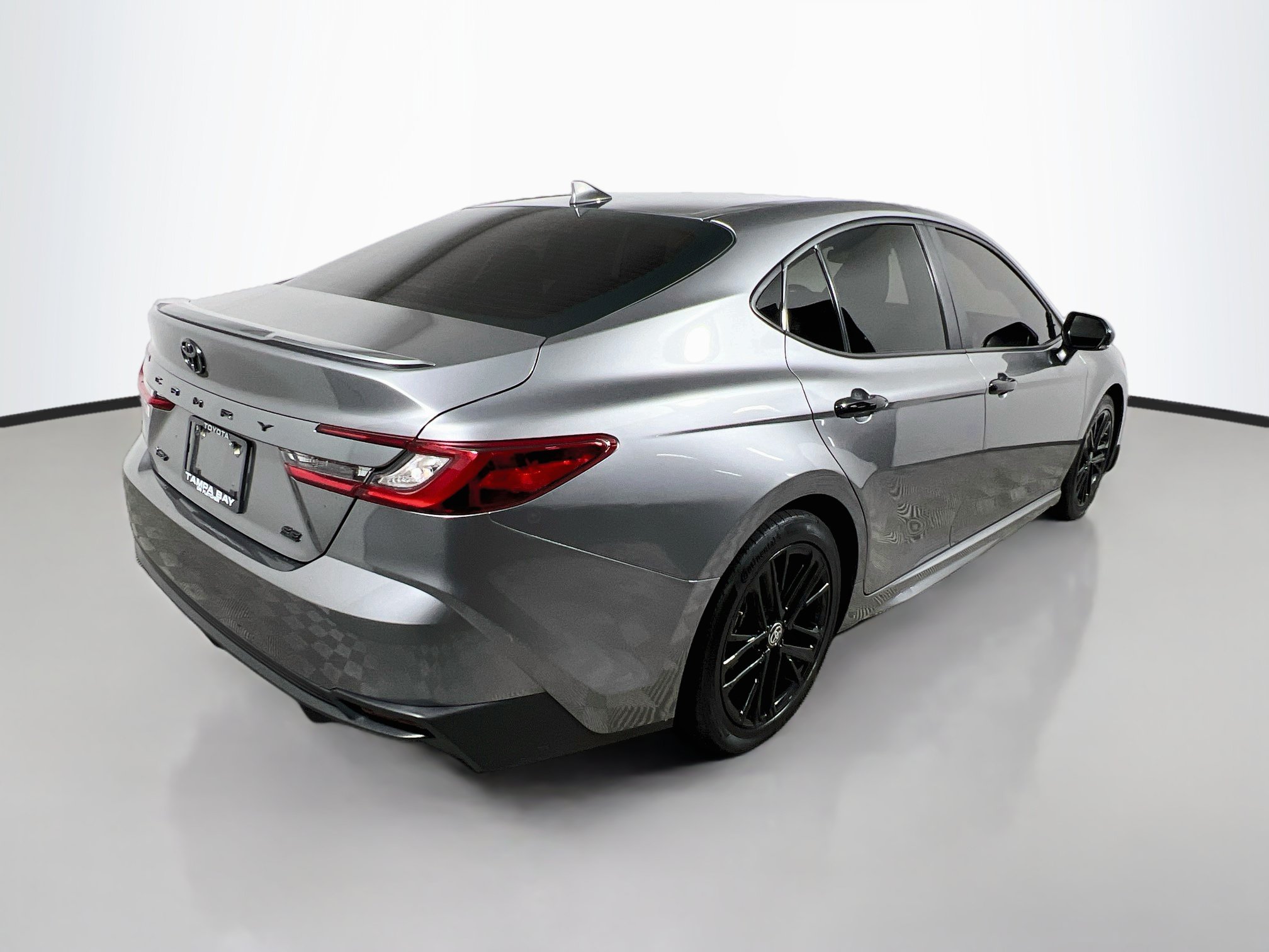 Used 2025 Toyota Camry SE FWD image 4