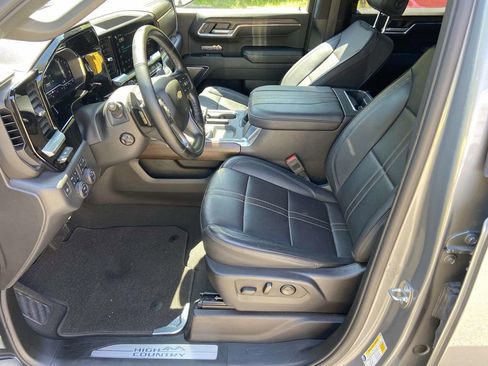 Used 2024 Chevrolet Silverado 1500 High Country w/ Technology Package AWD/4WD image 18