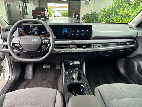 Used 2025 Kia K4 LXS FWD image 33