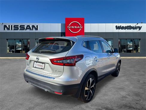 Used 2022 Nissan Rogue Sport SL image 5