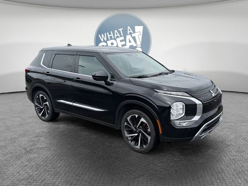 Used 2023 Mitsubishi Outlander SE AWD/4WD image 1