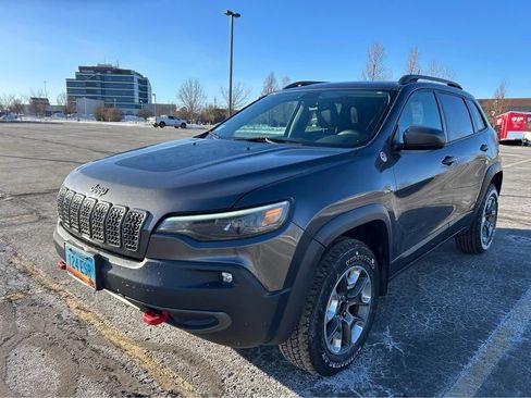 Used 2019 Jeep Cherokee Trailhawk image 12