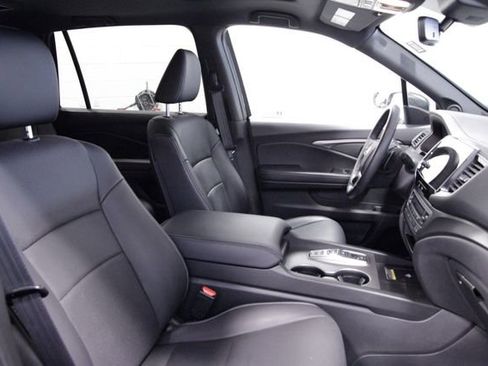 Certified 2024 Honda Passport EX-L image 13