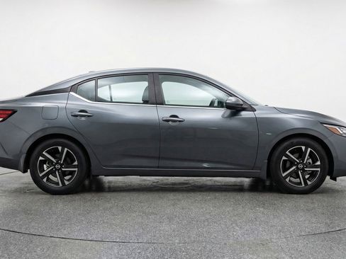 Used 2025 Nissan Sentra SV image 11