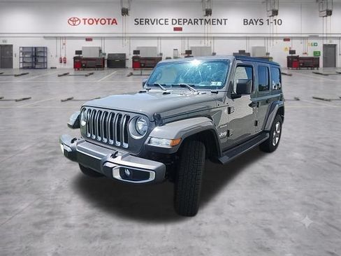 Used 2019 Jeep Wrangler Unlimited Sahara AWD/4WD image 3