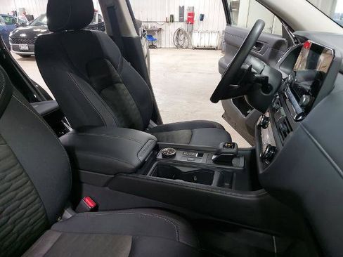 Certified 2025 Nissan Pathfinder S AWD/4WD image 10