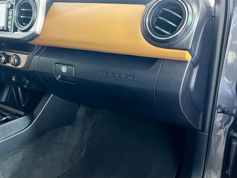 Used 2018 Toyota Tacoma SR5 image 34