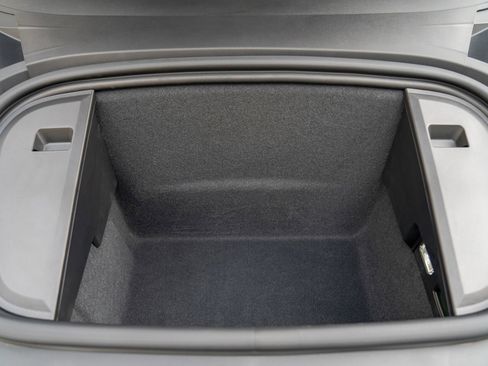 Used 2025 Porsche Taycan image 27