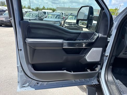 Used 2025 Ford F250 Platinum AWD/4WD image 14