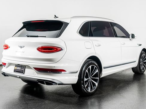 Used 2023 Bentley Bentayga Extended Wheelbase image 10