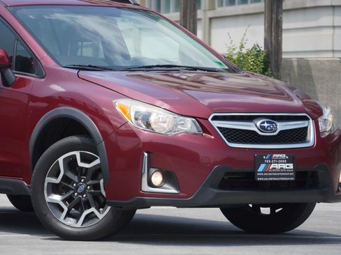 Used 2016 Subaru Crosstrek 2.0i Premium image 12